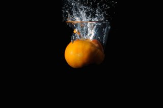 Obst in Wasser / Fruit in water