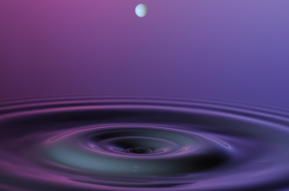 Tropfen in Wasser (64)